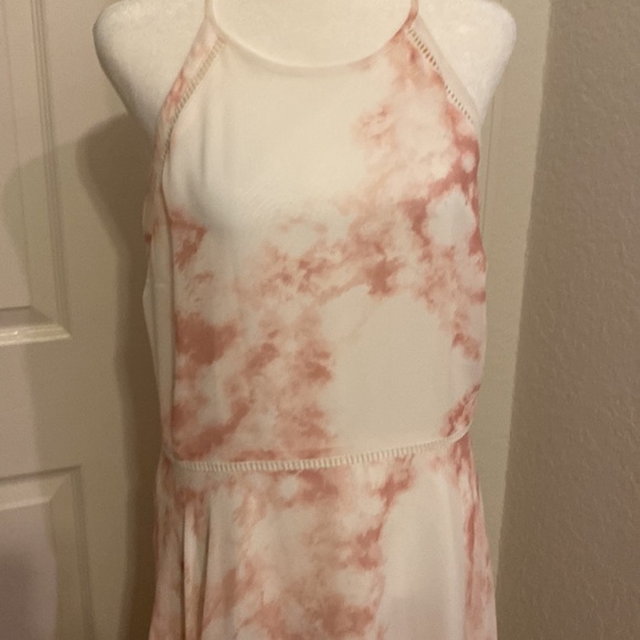 Halter Dress size L very pretty and flowing dress. Mauve and cream. - Picture 7 of 12